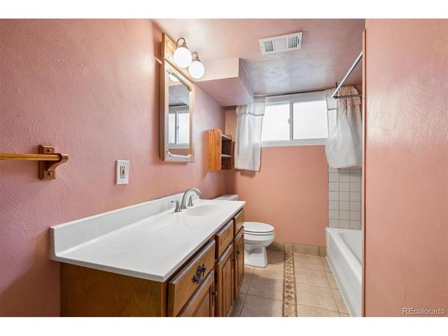 1662 W Lake Pl, Littleton, CO 80120