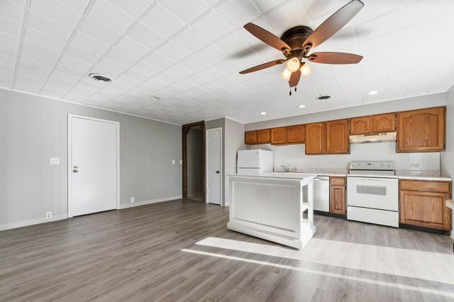 219 W Allison St, Andover, KS 67002