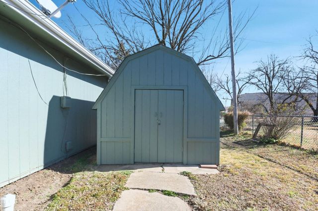 219 W Allison St, Andover, KS 67002