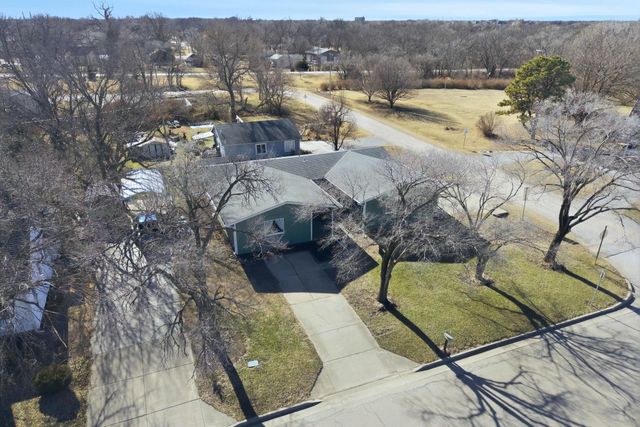 219 W Allison St, Andover, KS 67002