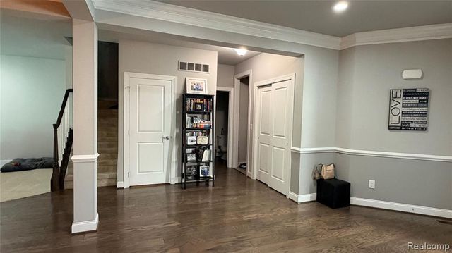 23916 Seminole Trail, Novi, MI 48375