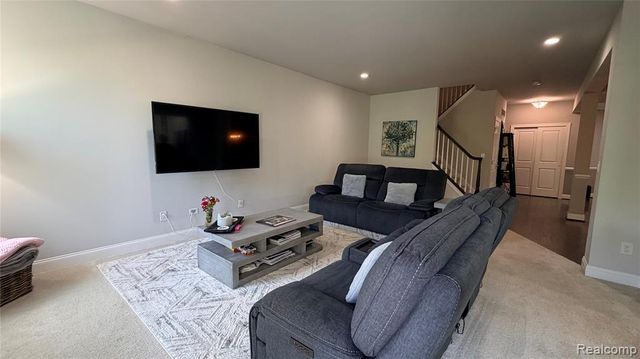 23916 Seminole Trail, Novi, MI 48375
