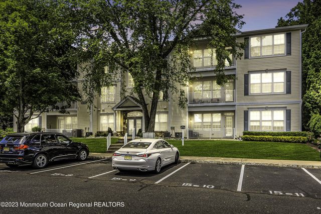 536 St Andrews Place, Manalapan, NJ 07726