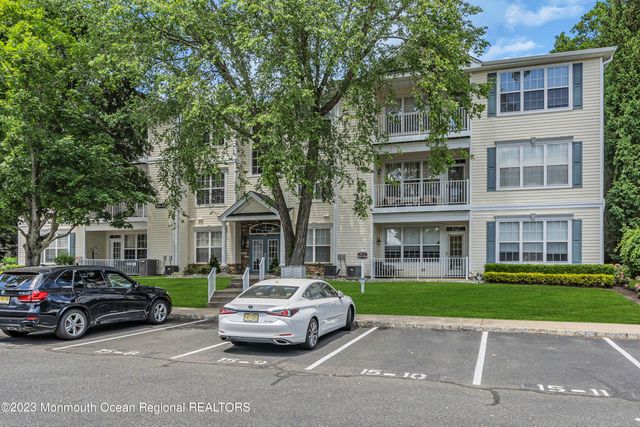 536 St Andrews Place, Manalapan, NJ 07726