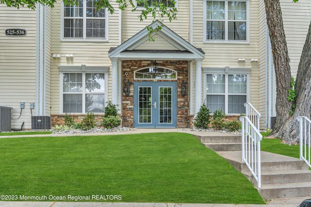 536 St Andrews Place, Manalapan, NJ 07726