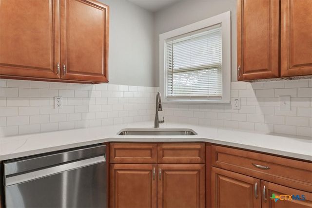 809 E 12th Avenue, Belton, TX 76513