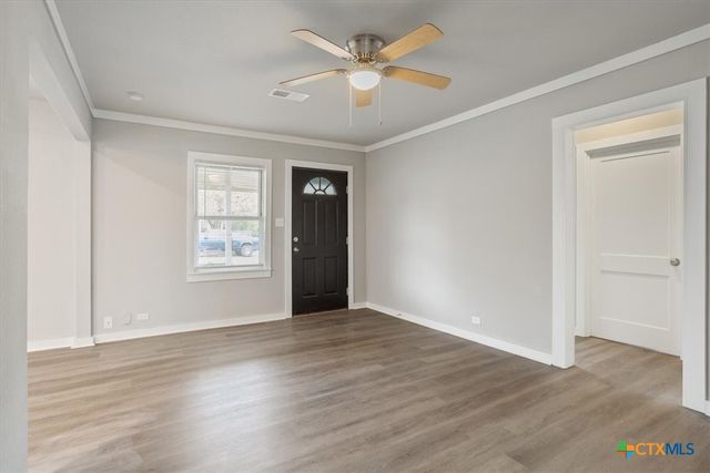 809 E 12th Avenue, Belton, TX 76513