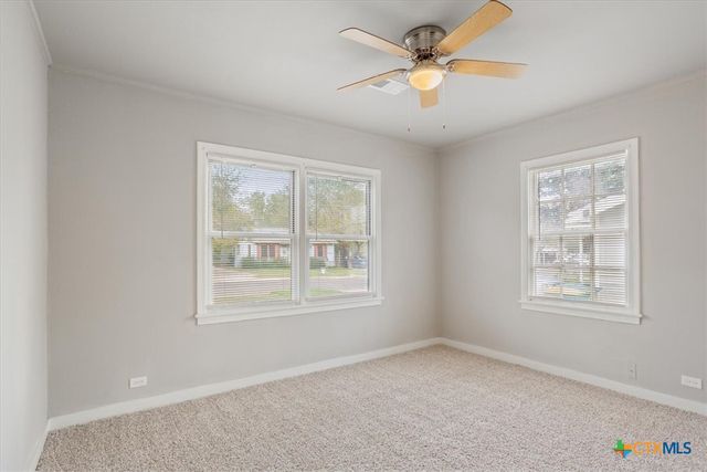 809 E 12th Avenue, Belton, TX 76513