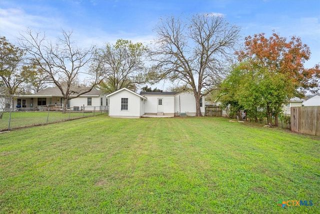809 E 12th Avenue, Belton, TX 76513