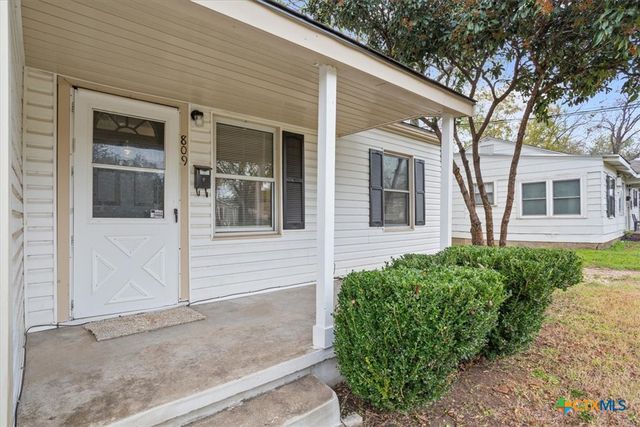 809 E 12th Avenue, Belton, TX 76513