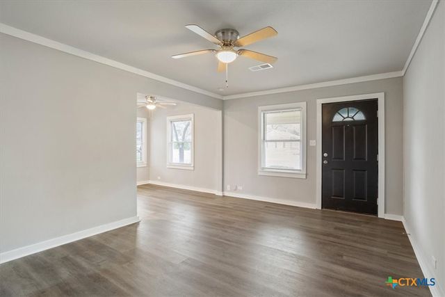 809 E 12th Avenue, Belton, TX 76513