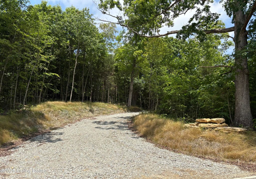 6401 New Cut Rd, Crestwood, KY 40014