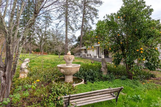 506 La Tierra Dr, Angwin, CA 94508