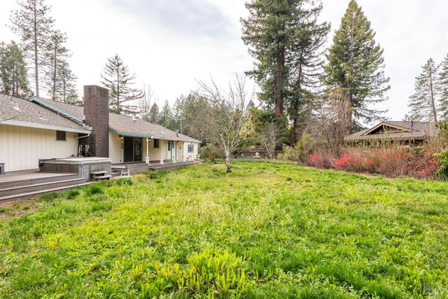 506 La Tierra Dr, Angwin, CA 94508