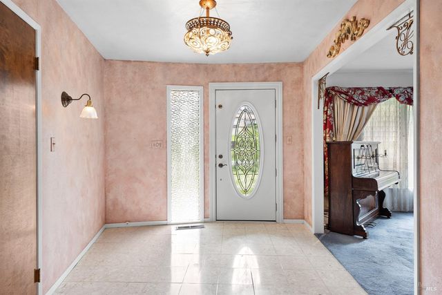 506 La Tierra Dr, Angwin, CA 94508