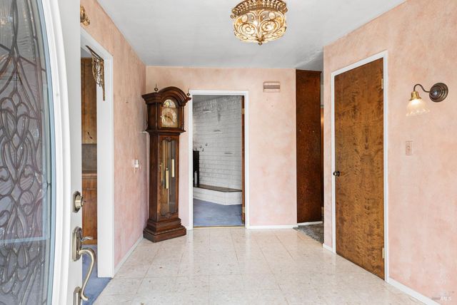 506 La Tierra Dr, Angwin, CA 94508