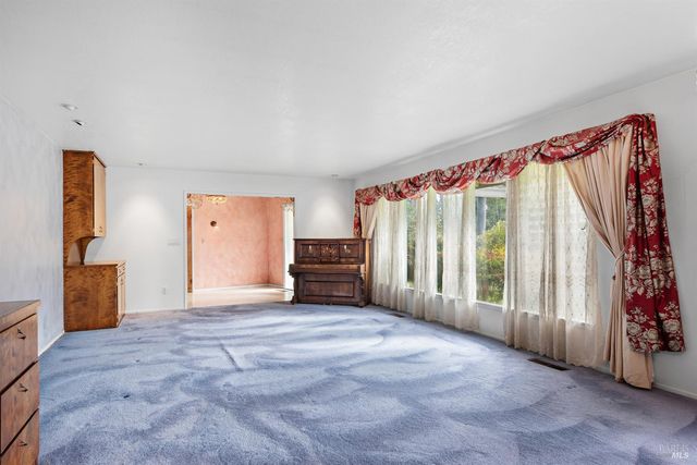 506 La Tierra Dr, Angwin, CA 94508