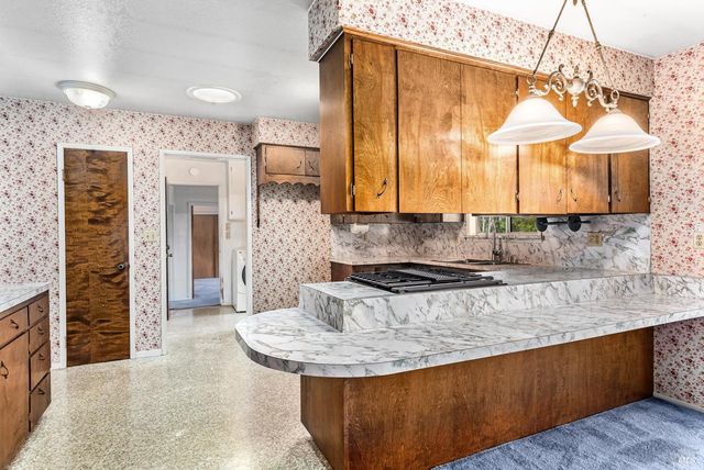 506 La Tierra Dr, Angwin, CA 94508