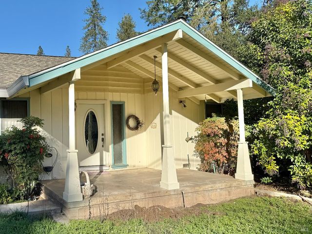 506 La Tierra Dr, Angwin, CA 94508