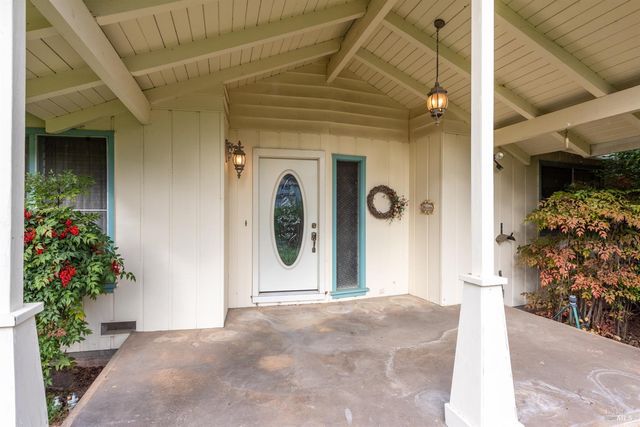 506 La Tierra Dr, Angwin, CA 94508