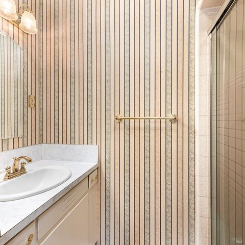 506 La Tierra Dr, Angwin, CA 94508