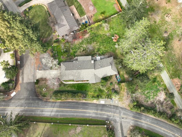 506 La Tierra Dr, Angwin, CA 94508