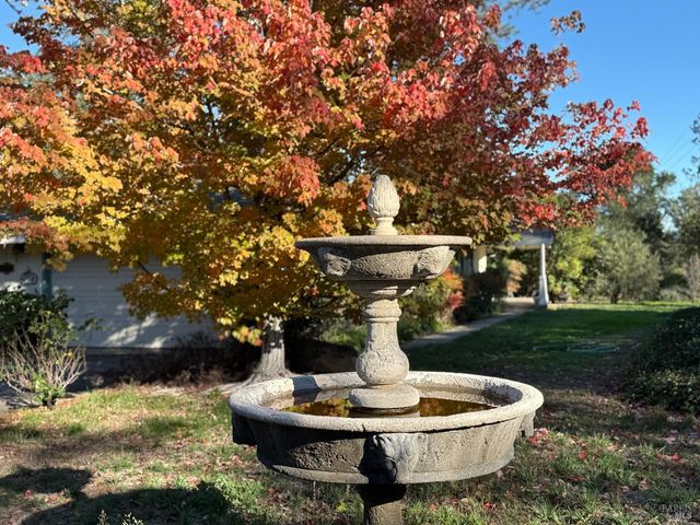 506 La Tierra Dr, Angwin, CA 94508