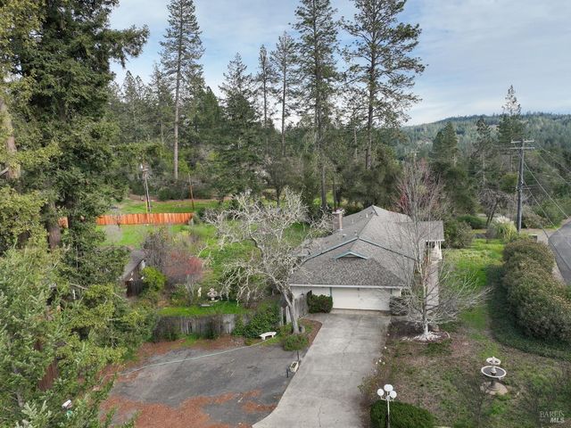 506 La Tierra Dr, Angwin, CA 94508