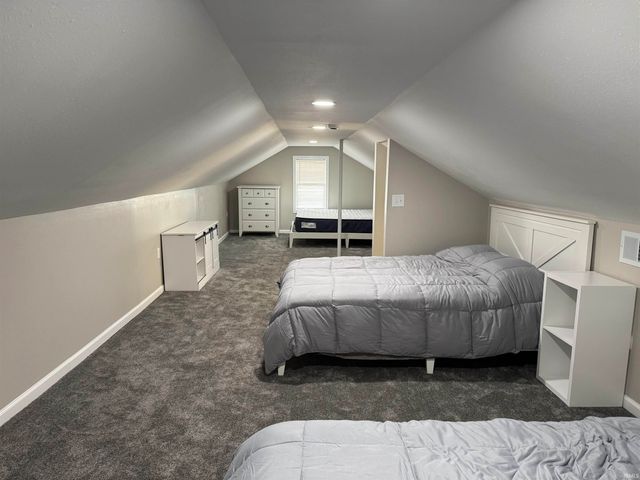 145 E Willow Drive, South Bend, IN 46637