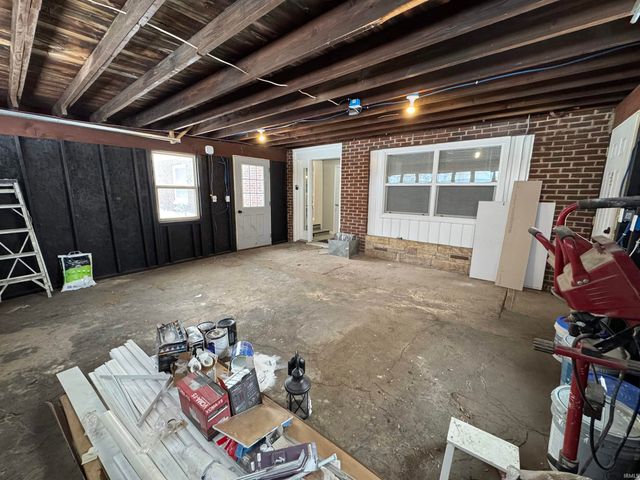 145 E Willow Drive, South Bend, IN 46637