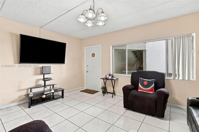 2200 Springdale Boulevard 209, Palm Springs, FL 33461