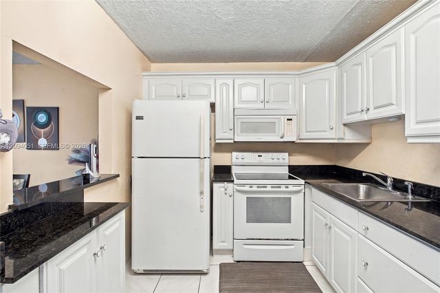 2200 Springdale Boulevard 209, Palm Springs, FL 33461