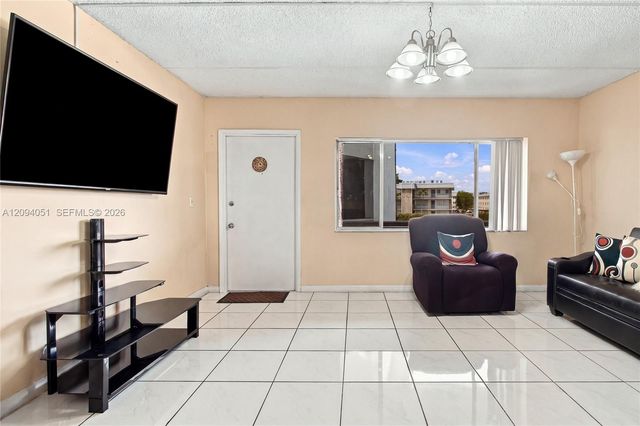 2200 Springdale Boulevard 209, Palm Springs, FL 33461