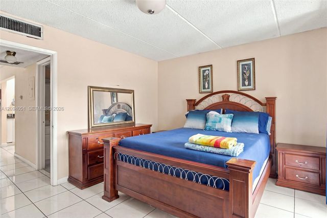 2200 Springdale Boulevard 209, Palm Springs, FL 33461
