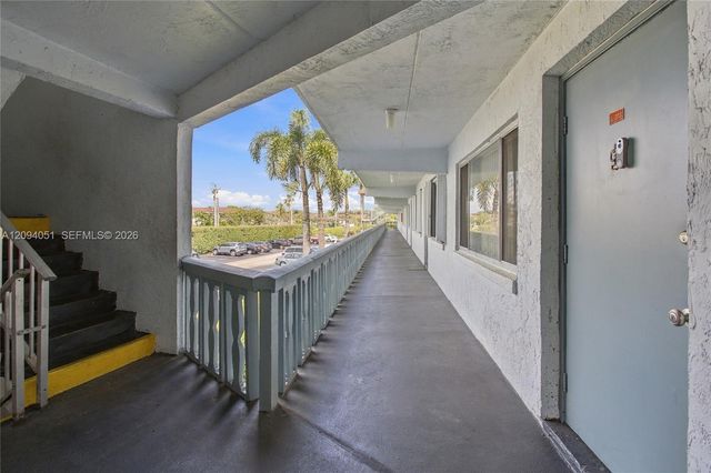 2200 Springdale Boulevard 209, Palm Springs, FL 33461