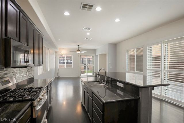 6561 Grand Concourse Street, Las Vegas, NV 89166