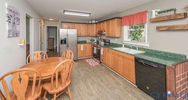 6621 Dogwood Dr, Quinton, VA 23141
