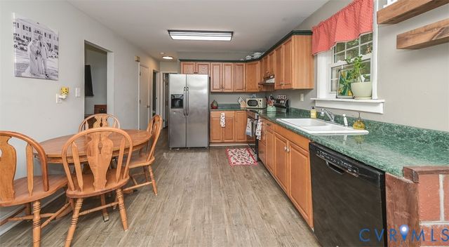 6621 Dogwood Dr, Quinton, VA 23141
