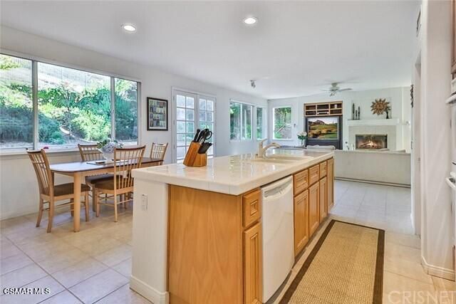 580 Winncastle Street, Simi Valley, CA 93065