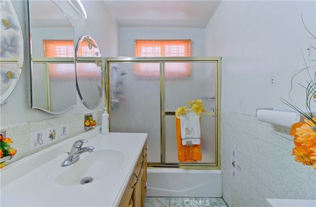 642 E 136th Street, Los Angeles, CA 90059