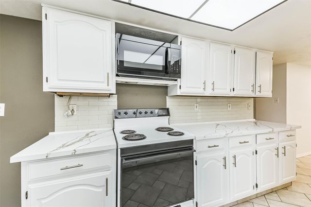 2718 Quail Run Drive, Humble, TX 77396