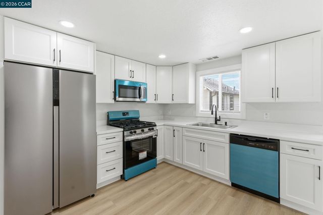 235 E Knoles Way, Stockton, CA 95204