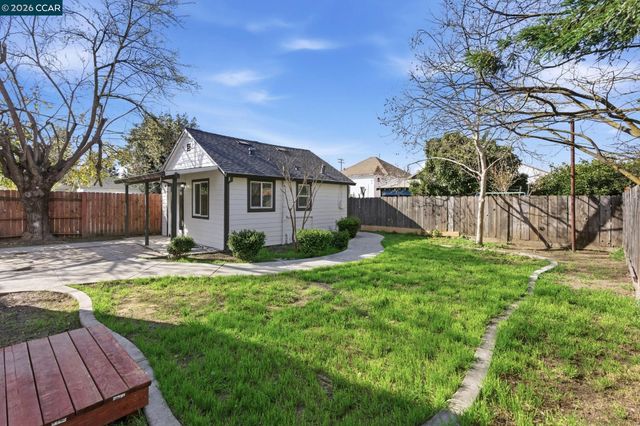 235 E Knoles Way, Stockton, CA 95204