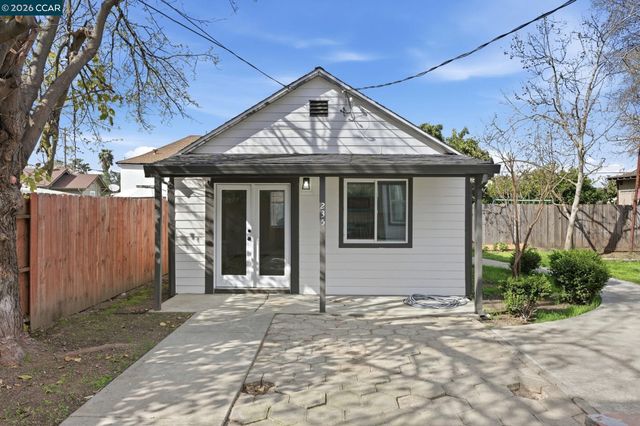 235 E Knoles Way, Stockton, CA 95204