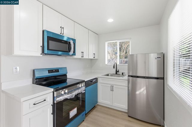 235 E Knoles Way, Stockton, CA 95204