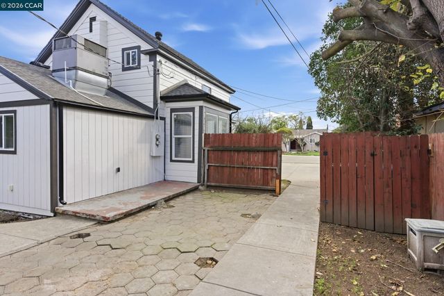 235 E Knoles Way, Stockton, CA 95204