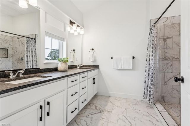 909 Douglas Eley LN, Chesapeake, VA 23322