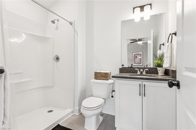 909 Douglas Eley LN, Chesapeake, VA 23322