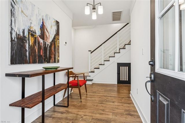 909 Douglas Eley LN, Chesapeake, VA 23322