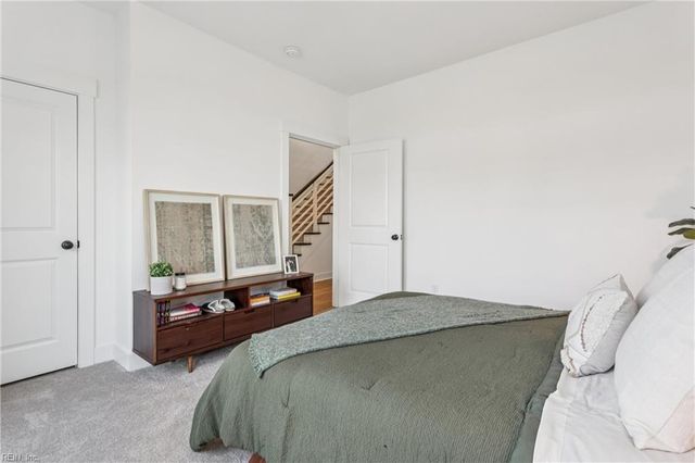 909 Douglas Eley LN, Chesapeake, VA 23322